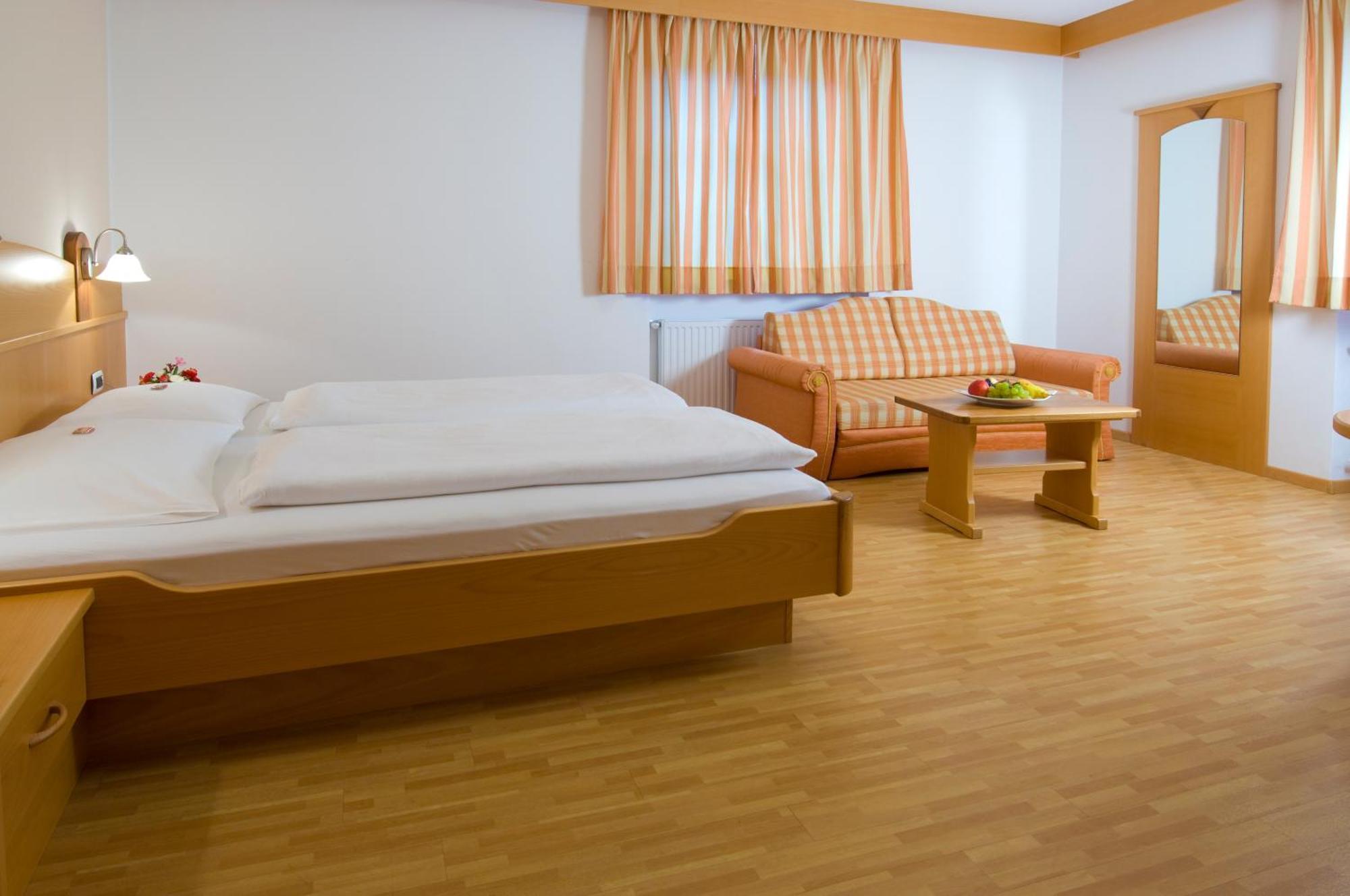 Hotel Loewenwirt Cermes Luaran gambar