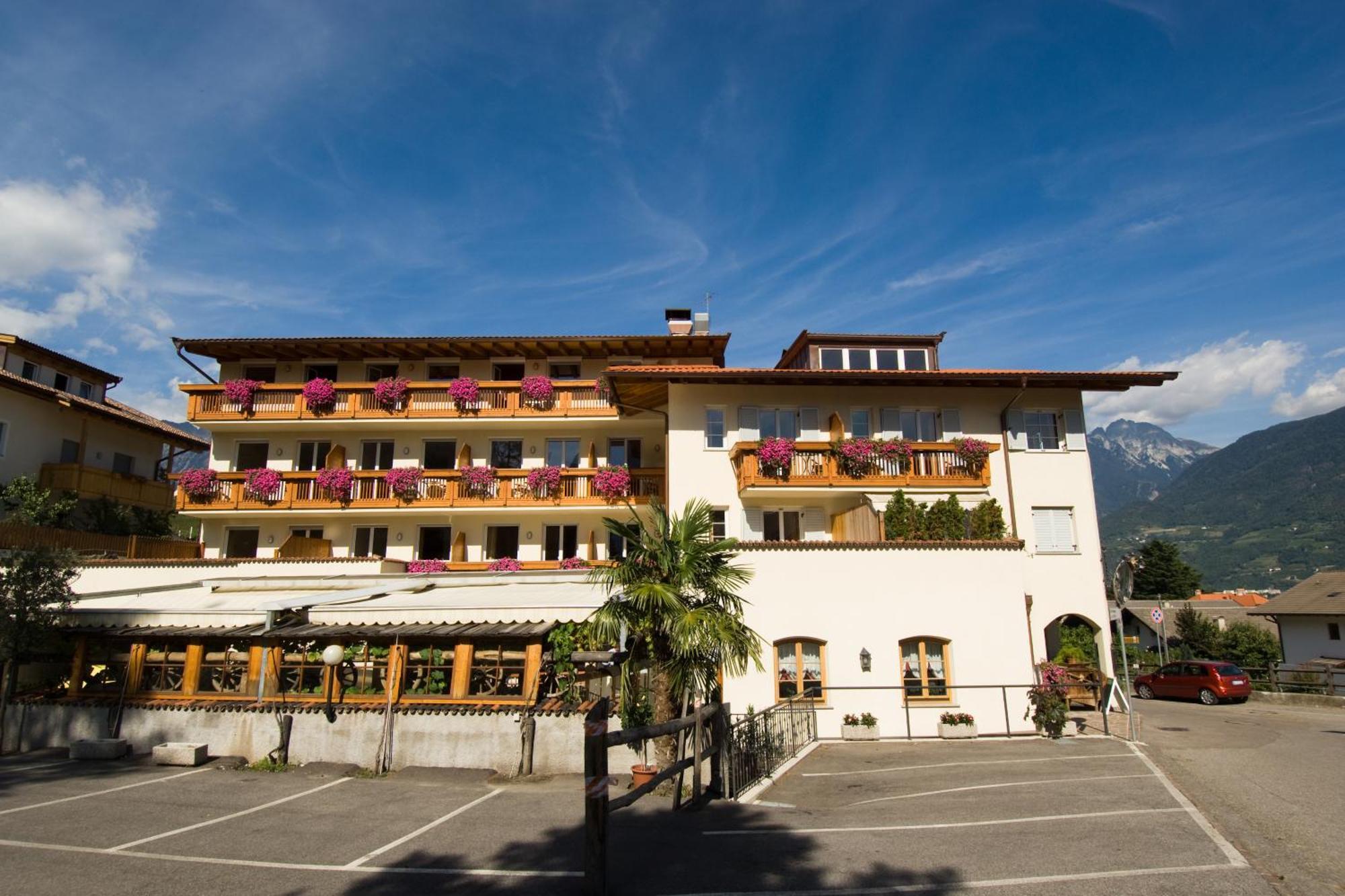 Hotel Loewenwirt Cermes Luaran gambar